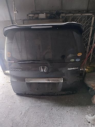 Крышка задней двери (пятая дверь) для Honda Stepwgn Spada at lalafo.kg Крышка задней двери (пятая дверь) для Honda Stepwgn Spada