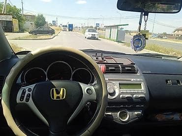 талас авто: Honda Jazz: 2008 г., 1.4 л, Вариатор, Бензин, Хетчбек — 3