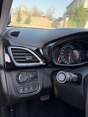 ravon spark: Chevrolet Spark: 2020 г., 1 л, Бензин, Седан — 7