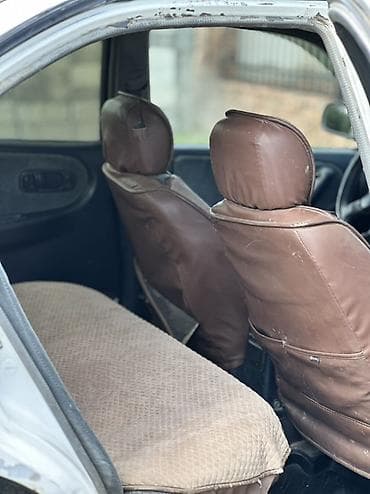 124 e500: Nissan Primera: 1993 г., 2 л, Механика, Бензин, Седан — 9