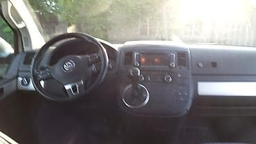 люк на бус: Volkswagen Multivan: 2010 г., 2 л, Автомат, Дизель, Минивэн — 3