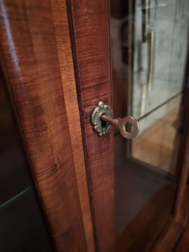 %D0%B0%D0%BD%D1%82%D0%B8%D0%BA%D0%B2%D0%B0%D1%80%D0%B8%D0%B0%D1%82 %D0%B8 %D0%B2%D0%B8%D0%BD%D1%82%D0%B0%D0%B6: Сервант-витрина буфет Лейпциг. Ретро. ГДР 1960 год. Фабрика Robert — 9