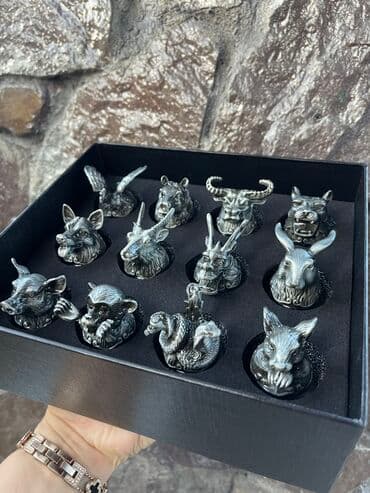 из серебра: • Набор рюмок в подарочной коробке: • 12 стопок-перевертышей (знаки — 1