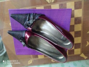 продаю в связи с переездом: Продаются туфли 39 р-р,обувала один раз — 2