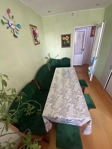 мебель из дерева: Кухонный уголок с обеденным столом и табуретами - Комплектация — 3