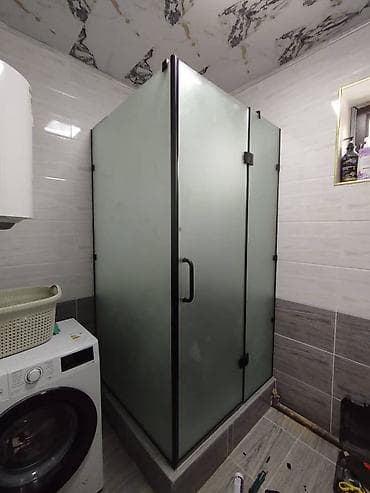 изготовление сейфов под заказ: Стеклянные перегородки и душевые ограждения под заказ - Изготовление — 3