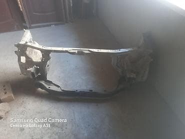 Передний подрамник Mazda