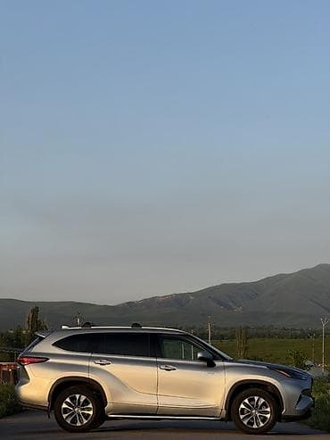 е34 сиденья: Toyota Highlander: 2022 г., 2.5 л, Вариатор, Гибрид, Кроссовер — 4
