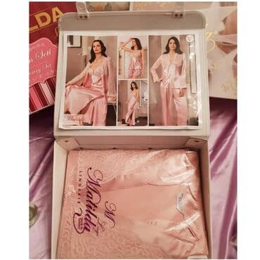 белая ночная сорочка: Комплект пеньюары атлас

Производство Турция — 1