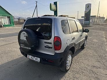 продажа авто ваз: Chevrolet Niva: 2011 г., 1.7 л, Ручные, Бензин, Кроссовер — 3