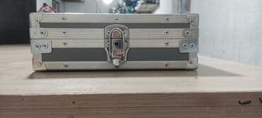 чехол для удостоверения: (задаётся в аренду для съёмок и для перемещение крупных денежных — 5