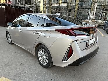 rav 4 2015: Toyota Prius: 2020 г., 1.8 л, Автомат, Гибрид, Хэтчбэк — 5