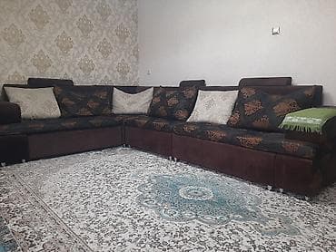 Эмерек: Бурчу бар диван, Жастыктар менен, Үч кишилик — 3