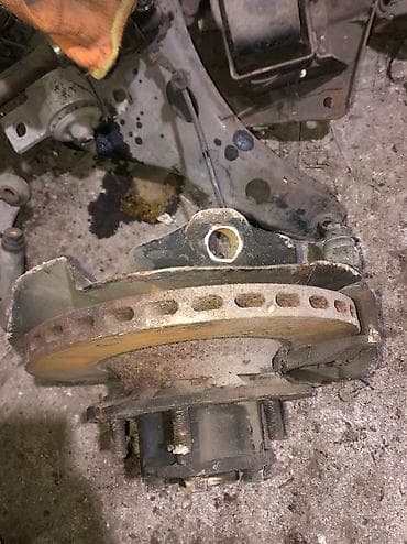 mitsubish: Передняя правая Ступица Mitsubishi 1999 г., Б/у, Оригинал, Япония — 2