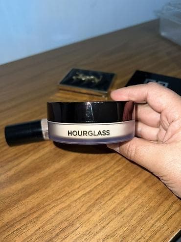HOURGLASS Veil Translucent Setting Powder — рассыпчатая фиксирующая