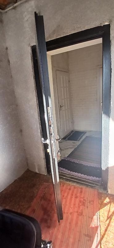 двери входные б: Двери для домов и квартир, Металлическая, Одностворчатая, Правосторонняя, цвет - Черный — 4
