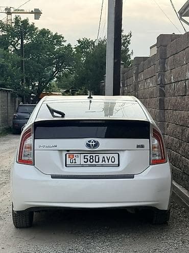 обмен н: Toyota Prius: 2013 г., 1.8 л, Автомат, Гибрид, Хэтчбэк — 2