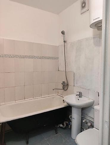 5: 1 комната, 35 м², 12 мкр 105 серия, 5 этаж, Требуется ремонт — 5