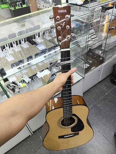 диски для дивиди: Акустическая гитара Yamaha (дредноут) - Форм‑фактор: дредноут с — 1