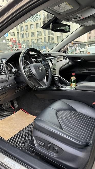 значки тойота: Toyota Camry: 2020 г., 2.5 л, Автомат, Бензин, Седан — 8