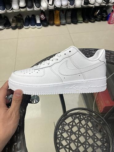 af1: Белые низкие кроссовки в классическом стиле. Особенности: - Верх из — 1