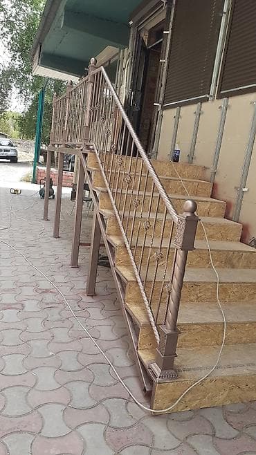 раскосой: Металлическая лестница Наружные, Форма лестницы: Много-маршевая — 8