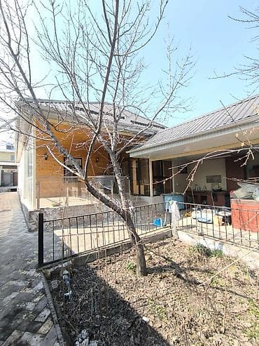 Промышленная химия: Просторная веранда/терраса с остеклением и отделкой деревом - — 8