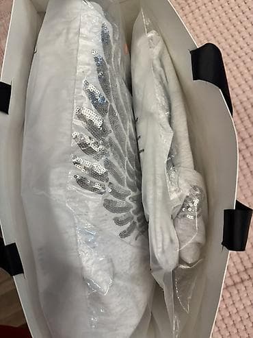 новые: Женский костюм (светло серый) с пайетками Комплектация: - худи с — 6