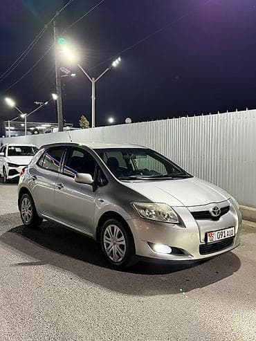 nardo grey: Toyota Auris: 2008 г., 1.6 л, Механика, Бензин, Хэтчбэк — 3