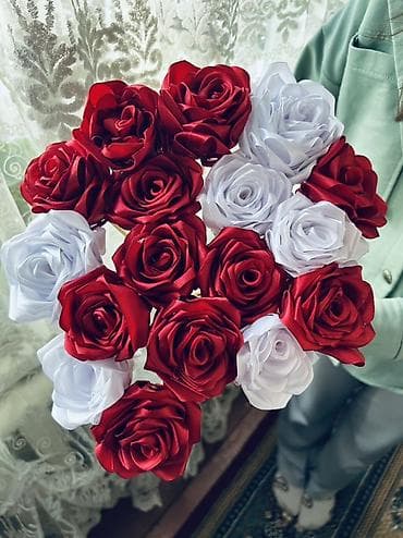 букет из игрушек: Букет из атласных роз ручной работы Ну - Состав: искусственные розы из — 4