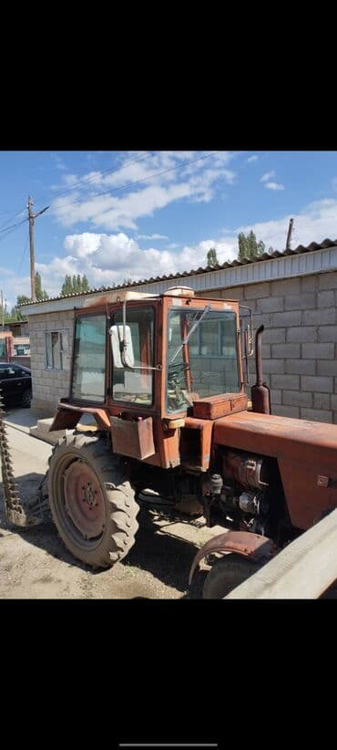 набор инструментов: Трактор с комплектом навесного оборудования для сельхозработ. Состав — 2