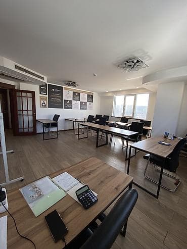 горах: Аренда офисов, 135 м², В бизнес центре, С видом на горы, С оборудованием, С отдельной кухней — 3