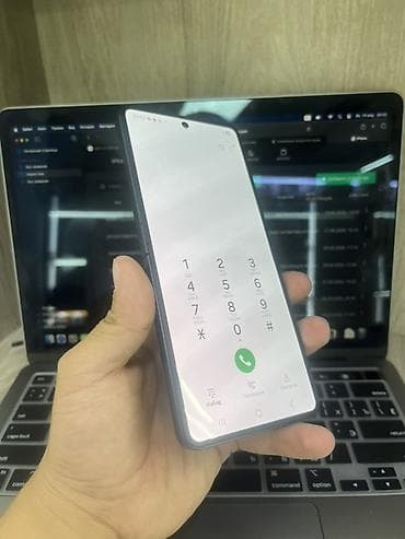 mate 20: Samsung Galaxy Z Flip7, Новый, 256 ГБ, цвет - Черный, В рассрочку, eSIM — 4