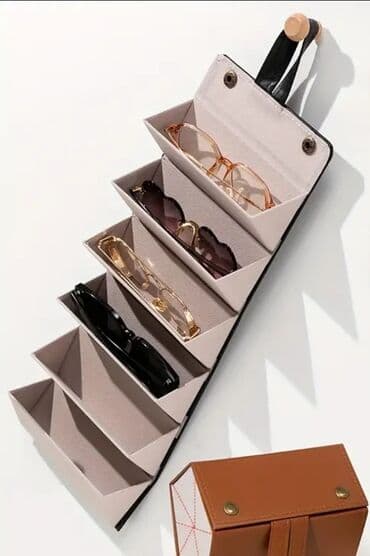 s8 plus чехол: Компактный футляр для хранения очков, рассчитанный на шесть пар — 1