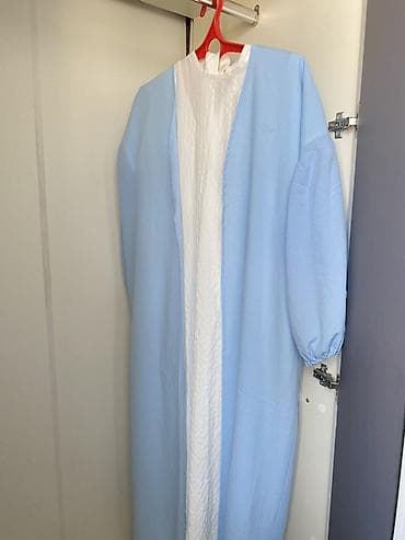 Набор одежды (4 предмета): 1) Платье-абайя голубого цвета с белой