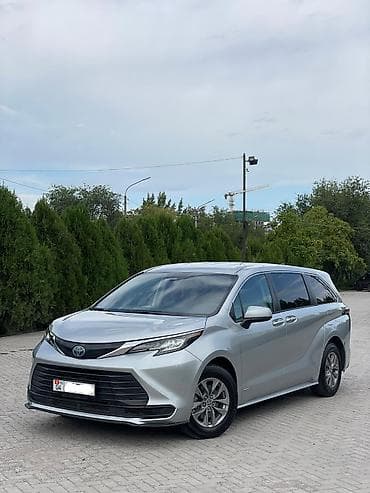 Toyota Sienna: 2021 г., 2.5 л, Вариатор, Гибрид, Седан at lalafo.kg Toyota Sienna: 2021 г., 2.5 л, Вариатор, Гибрид, Седан