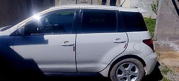 mini jack: Toyota Ist: 2004 г., Автомат, Бензин, Хэтчбэк — 4