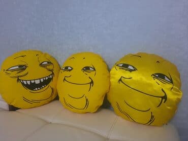 синтепон кусок: (Доставки нет)Продаю декор. подушки. Есть разные расцветки, рисунки — 4