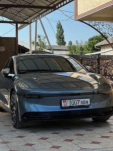 kia ev6: Zeekr 007: 5 л | 2024 г. Седан — 8
