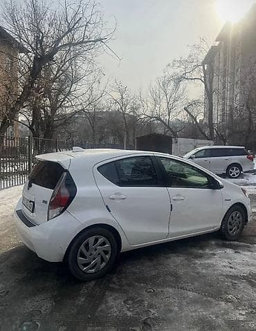 carplay android: Toyota Aqua: 2016 г., 1.5 л, Автомат, Гибрид, Хэтчбэк — 7