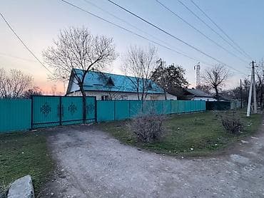 дом манас дача суу: Продаётся частный дом с большим участком. 25 соток дом из 7 ми комнат — 2