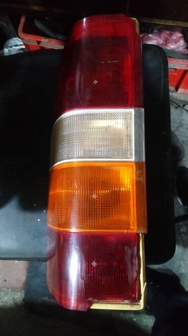 чехол на минивен: Спринтер стекло и форточка правой двери, педаль газа подголовник — 6