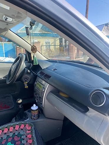 тойота приус с: Mazda 2: 2003 г., 1.4 л, Хэтчбэк — 10