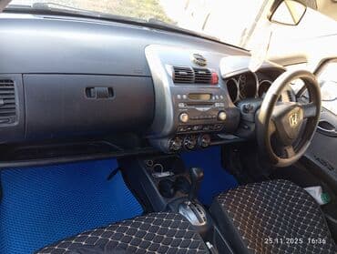 передвижные дома: Honda Fit: 2003 г., 1.3 л, Вариатор, Бензиновая, Хэтчбэк — 6