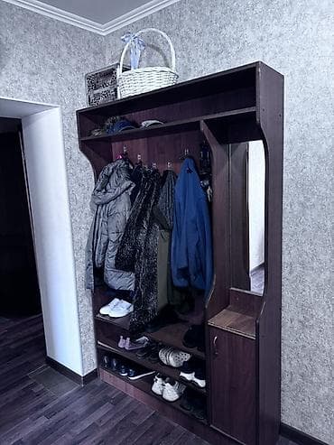 прихожие б у: Прихожая состояние хорошее. Цена 2500 сом - Открытая вешалка с рядом — 1