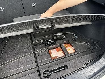 start: Toyota Prius: 2018 г., 1.8 л, Вариатор, Гибрид, Лифтбек — 10