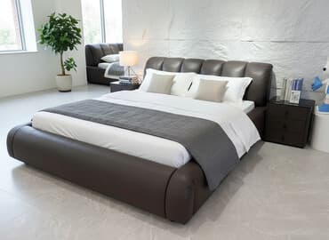 защитные бортики на взрослую кровать купить: Двуспальная кровать с мягким высоким изголовьем и широким кожаным — 1