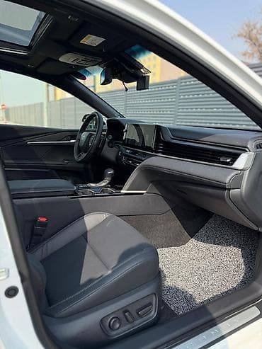 Toyota Camry: 2025 г., Автомат, Гибрид, Седан — 4
