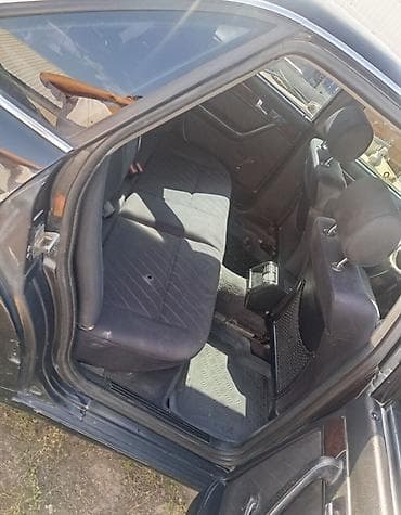 ауди: Audi A6: 1995 г., 2.6 л, Механика, Бензин, Седан — 4