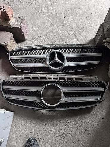 Решетка радиатора Mercedes-Benz